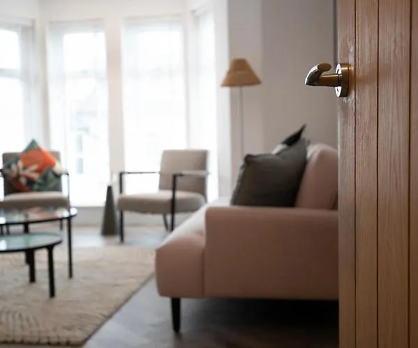 Pinot Perch With Free Underground Parking Whitby