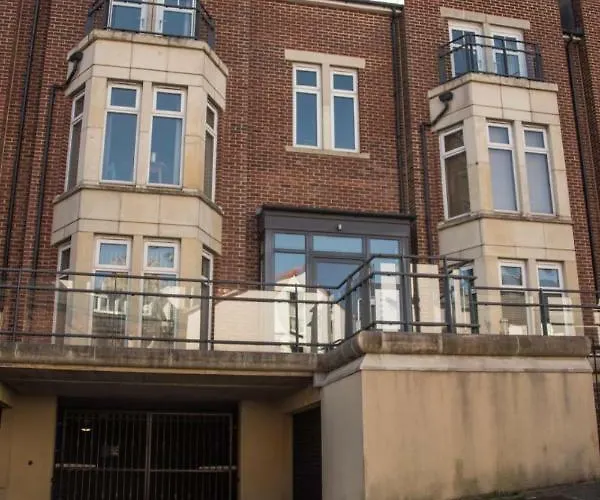 Pinot Perch With Free Underground Parking Apartament Whitby